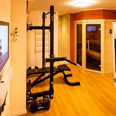 Luxusferienhaus Fuchsbau - Mit Netflix, Playstation, Sauna, Sportraum Und Kamin Holiday home Zirchow