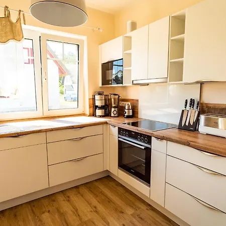 Luxusferienhaus Fuchsbau - Mit Netflix, Playstation, Sauna, Sportraum Und Kamin * Zirchow