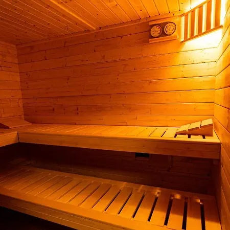 Luxusferienhaus Fuchsbau - Mit Netflix, Playstation, Sauna, Sportraum Und Kamin Holiday home Zirchow