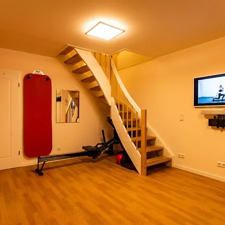 Luxusferienhaus Fuchsbau - Mit Netflix, Playstation, Sauna, Sportraum Und Kamin * Zirchow