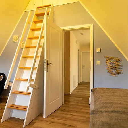 Luxusferienhaus Fuchsbau - Mit Netflix, Playstation, Sauna, Sportraum Und Kamin Zirchow