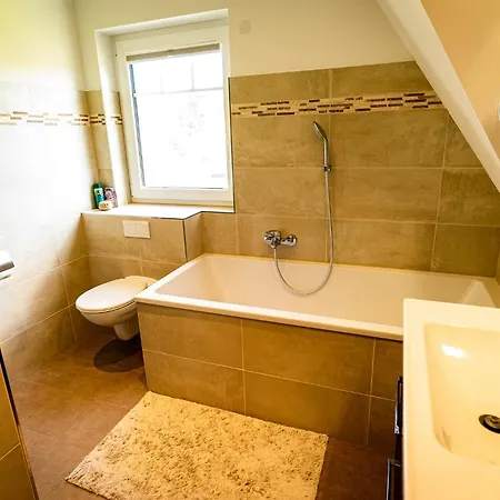 Luxusferienhaus Fuchsbau - Mit Netflix, Playstation, Sauna, Sportraum Und Kamin * Zirchow